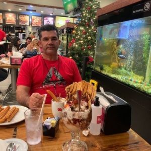 Meet your Posher, Carlos